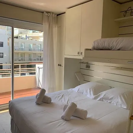 Sea View Flat, Beach Access By Guestready Apartment