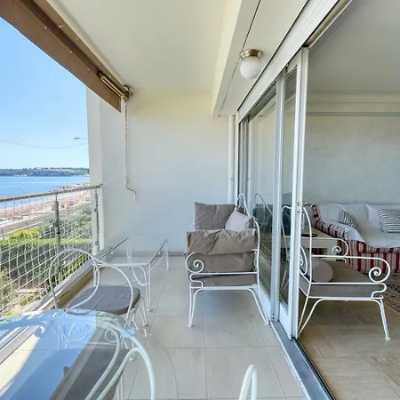 Sea View Flat, Beach Access By Guestready Apartamento