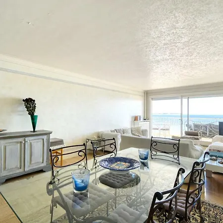 Sea View Flat, Beach Access By Guestready Cannes